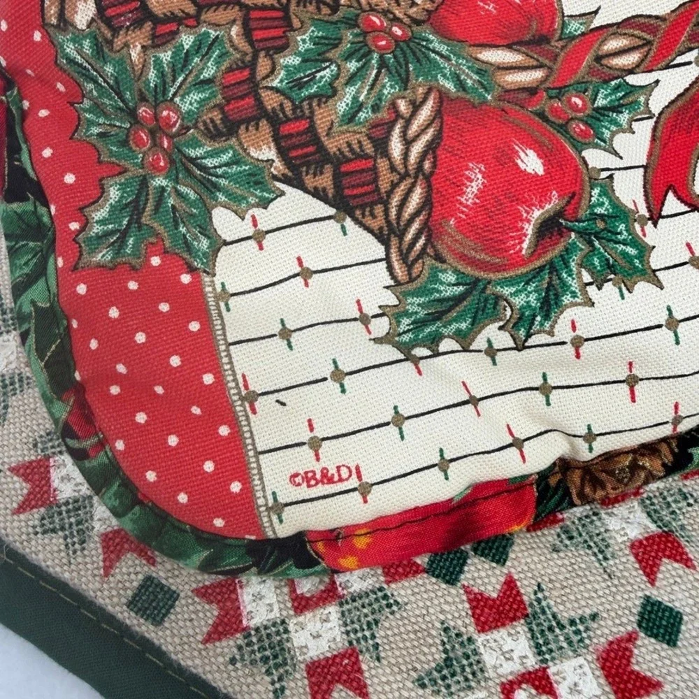 Christmas Potholders Set of 2 Holiday Baking Kitchen Decor Green Red Festive